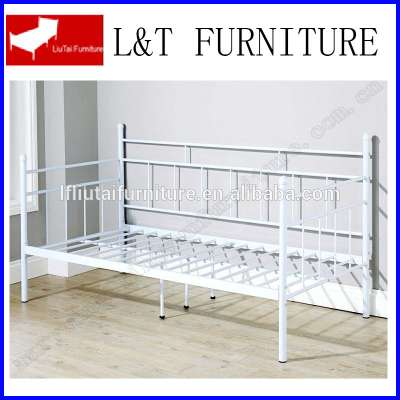 Good quality wrought iron bed/ day bed sofa bed